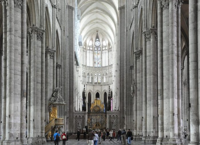 Land of cathedrals: the most emblematic places of worship to visit in Picardy